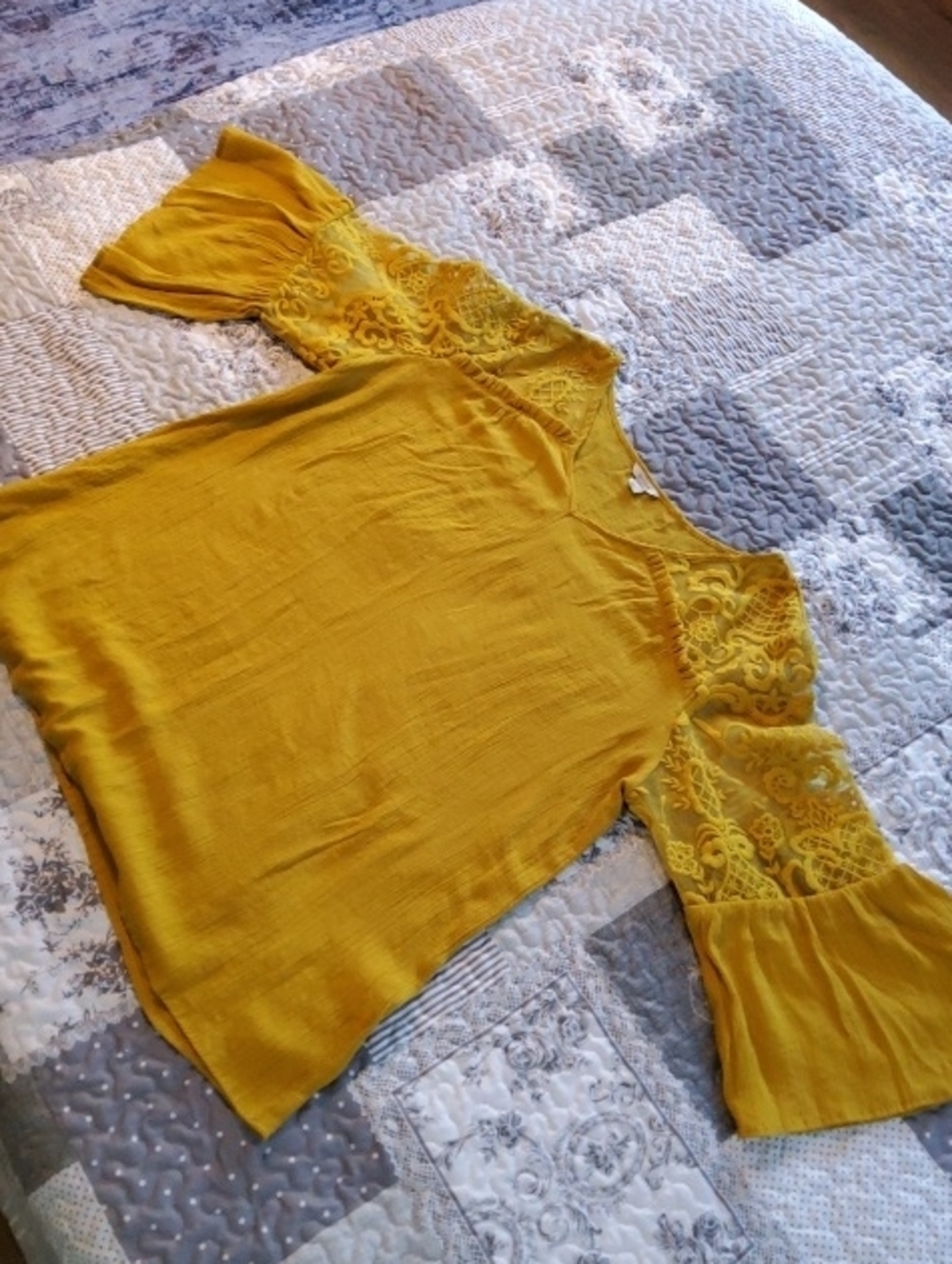 Women's Mustard Bell Lace Sleeve Blouse By Est 1946 18/20W Ladies Plus
